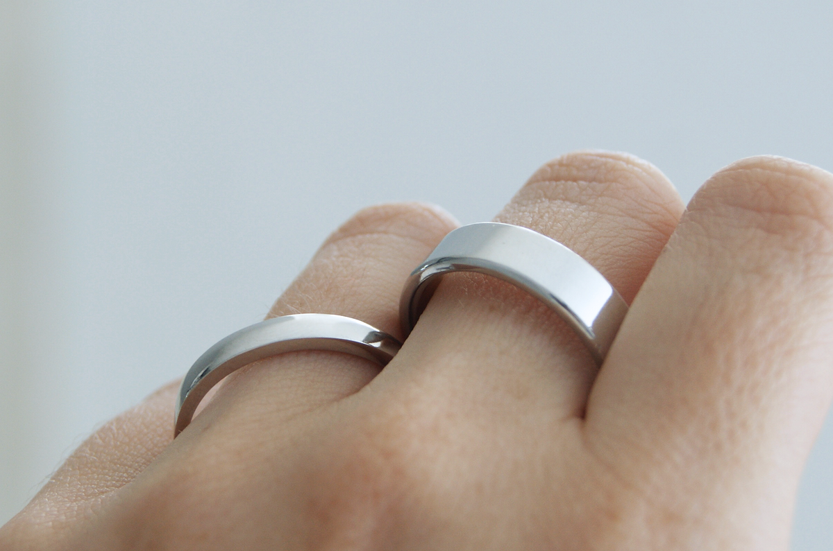 Argollas de matrimonio Cash | Par clásico plano con interior comfort fit, a tu talla
