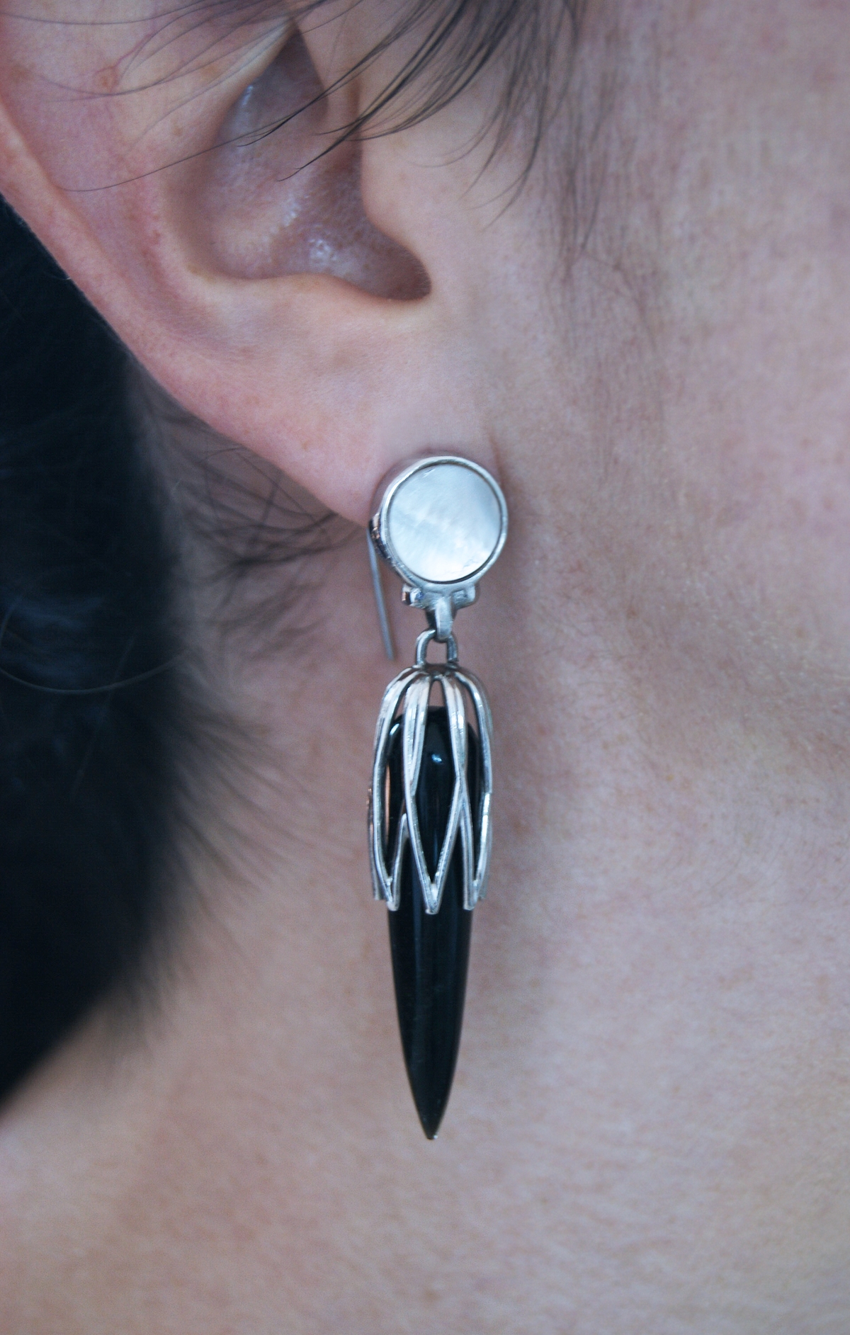 Aretes Jordan | Largos en plata .925 con ónix negro, inspiración Art Déco