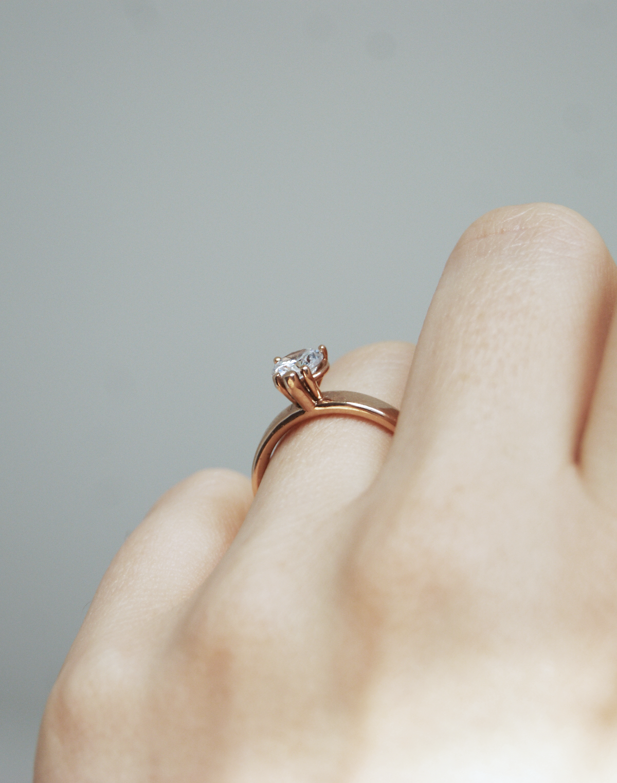 Anillo de compromiso Audrey | Diamante corte brillante en oro rosa 14k, a tu talla